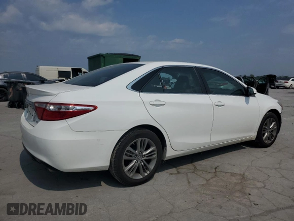 2015 Toyota Camry XLE z VIN 4T1BF1FK7FU105038, wystawiony jako Copart lot #59370355 z przebiegiem 76 870 mil mil oraz Szkoda całkowita • Salvage title. Historia ofert i sprzedaży dostępna na DreamBid. Obrazek 3.