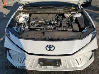 2025 Toyota Camry LE z VIN 4T1DAACK9SU033846, wystawiony jako Copart lot #42818045 z przebiegiem 13 042 mil mil oraz Szkoda całkowita • Salvage title. Historia ofert i sprzedaży dostępna na DreamBid. Obrazek 11.