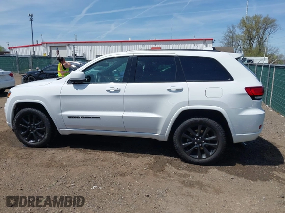 2019 Jeep Grand Cherokee Upland z VIN 1C4RJFAG9KC590235, wystawiony jako IAAI lot #42082226 z przebiegiem 78 384 mil mil oraz . Historia ofert i sprzedaży dostępna na DreamBid. Obrazek 14.