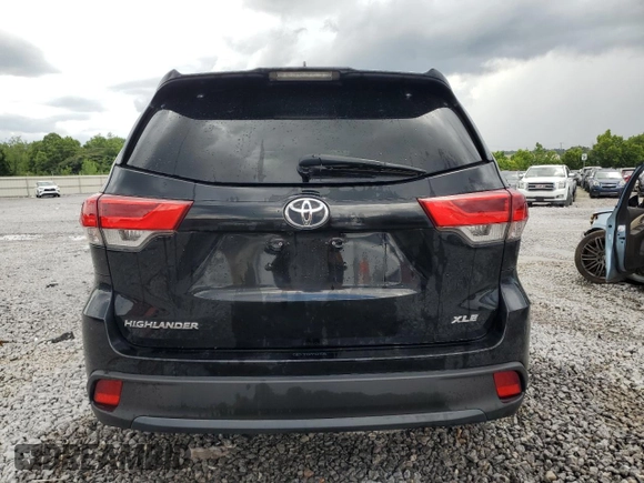 2018 Toyota Highlander SE с VIN 5TDKZRFH6JS530651, выставлен на аукционе Copart как лот 61350945 с пробегом 99 561 миль миль и Списание • Salvage title. История ставок и продаж доступна на DreamBid. Изображение 6.