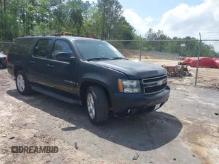2007 Chevrolet Suburban LTZ with VIN 3GNFC16097G191395, listed as a IAAI auction lot 41965244 with 274,256 mi miles. Bid and sale history available at carsss.com. Image 1.