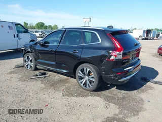 2022 Volvo XC60 Inscription z VIN YV4062RL2N1065356, wystawiony jako IAAI lot #41989735 z przebiegiem 17 013 mil mil oraz . Historia ofert i sprzedaży dostępna na DreamBid. Obrazek 3.