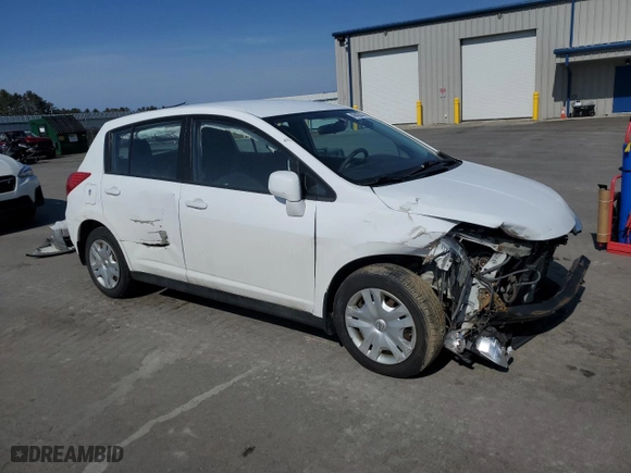 2011 Nissan Versa 1.8 S with VIN 3N1BC1CP8BL462068, listed as a Copart auction lot 48402445 with 142,452 mi miles and Salvage Title. Bid and sale history available at carsss.com. Image 4.