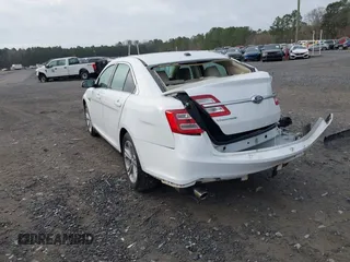 2016 Ford Taurus SE z VIN 1FAHP2D83GG131408, wystawiony jako IAAI lot #41552981 z przebiegiem 151 295 mil mil oraz . Historia ofert i sprzedaży dostępna na DreamBid. Obrazek 3.