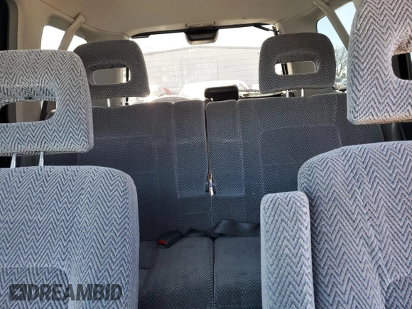 1998 Honda CR-V LX with VIN JHLRD2849WC017999, listed as a Copart auction lot 44273145 with 171,461 mi miles and Salvage Title. Bid and sale history available at carsss.com. Image 10.