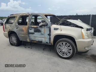 2007 Cadillac Escalade z VIN 1GYEC63847R316793, wystawiony jako Copart lot #59086055 z przebiegiem Nie podano mil oraz Nie do naprawy • Non repairable. Historia ofert i sprzedaży dostępna na DreamBid. Obrazek 4.