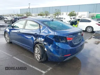2015 Hyundai Elantra SE z VIN 5NPDH4AEXFH634973, wystawiony jako IAAI lot #41901961 z przebiegiem Nie podano mil oraz . Historia ofert i sprzedaży dostępna na DreamBid. Obrazek 6.
