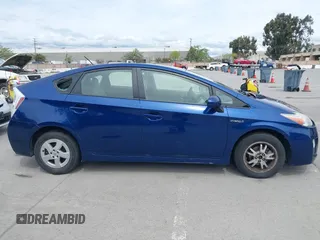 2011 Toyota Prius I z VIN JTDKN3DU6B0267820, wystawiony jako IAAI lot #41980110 z przebiegiem 136 729 mil mil oraz . Historia ofert i sprzedaży dostępna na DreamBid. Obrazek 13.