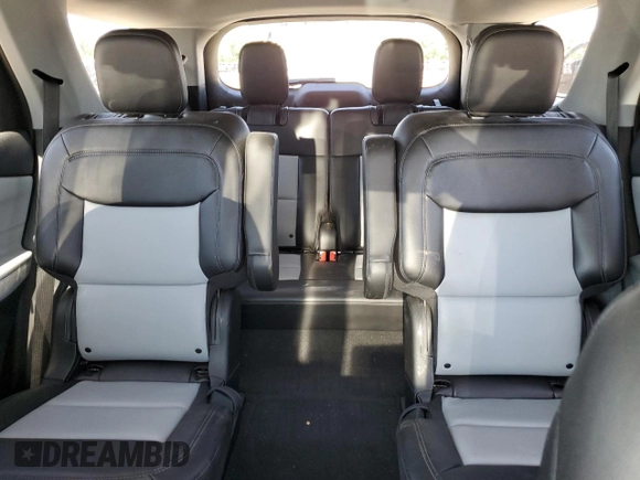 2022 Ford Explorer XLT z VIN 1FMSK7DH5NGC38366, wystawiony jako Copart lot #56390465 z przebiegiem 24 909 mil mil oraz Szkoda całkowita • Salvage title. Historia ofert i sprzedaży dostępna na DreamBid. Obrazek 10.