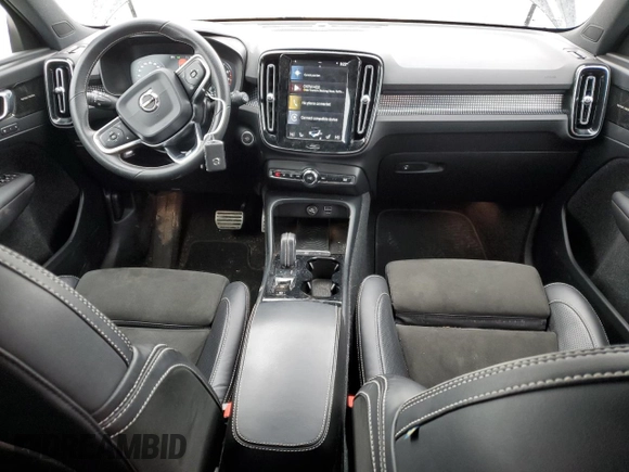 2019 Volvo XC40 R-Design with VIN YV4162UM7K2045386, listed as a Copart auction lot 47389645 with 101,592 mi miles and Salvage title. Bid and sale history available at DreamBid. Image 8.