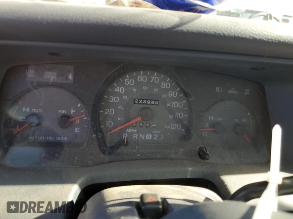 2000 Mercury Grand Marquis LS z VIN 2MEFM75W7YX626483, wystawiony jako Copart lot #54868355 z przebiegiem 233 985 mil mil oraz Tytuł czysty. Historia ofert i sprzedaży dostępna na DreamBid. Obrazek 9.