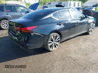 2019 Nissan Altima SR z VIN 1N4BL4CW1KN311083, wystawiony jako IAAI lot #42155520 z przebiegiem 92 545 mil mil oraz . Historia ofert i sprzedaży dostępna na DreamBid. Obrazek 4.