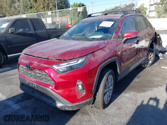 2022 Toyota RAV4 XLE Premium with VIN 2T3C1RFVXNW186053, listed as a IAAI auction lot 40141648 with 7,598 mi miles. Bid and sale history available at carsss.com. Image 17.