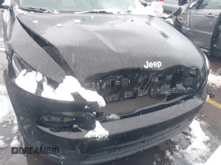 2017 Jeep Cherokee Sport with VIN 1C4PJMAB3HW599844, listed as a IAAI auction lot 41612508 with 112,237 mi miles. Bid and sale history available at carsss.com. Image 6.