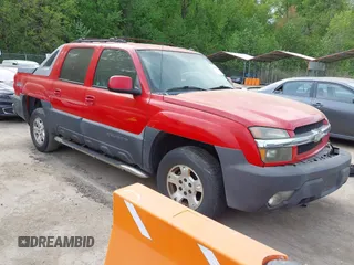 2003 Chevrolet Avalanche with VIN 3GNEK13T83G191752, listed as a IAAI auction lot 42126350 with 106,334 mi miles. Bid and sale history available at carsss.com. Image 1.