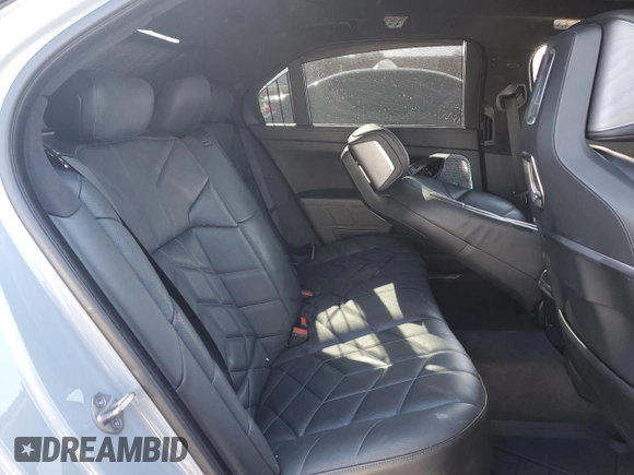 2023 BMW 7 Series 760i xDrive with VIN WBA33EJ09PCN46611, listed as a Copart auction lot 44601795 with 28,497 mi miles and Salvage title. Bid and sale history available at DreamBid. Image 10.