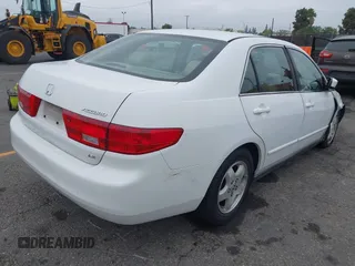 2005 Honda Accord LX with VIN 1HGCM56415A038655, listed as a IAAI auction lot 42565881 with 210,681 mi miles and . Bid and sale history available at DreamBid. Image 4.