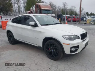 2012 BMW X6 50i z VIN 5UXFG8C53CL590479, wystawiony jako IAAI lot #42021810 z przebiegiem 92 420 mil mil oraz . Historia ofert i sprzedaży dostępna na DreamBid. Obrazek 1.