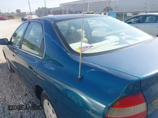 1995 Honda Accord LX с VIN 1HGCD5639SA112648, выставлен на аукционе IAAI как лот 42438947 с пробегом 228 038 миль миль и . История ставок и продаж доступна на DreamBid. Изображение 6.