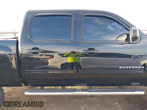 2013 Chevrolet Silverado 1500 LT with VIN 3GCPKSE78DG104750, listed as a IAAI auction lot 41815590 with 188,800 mi miles. Bid and sale history available at carsss.com. Image 13.