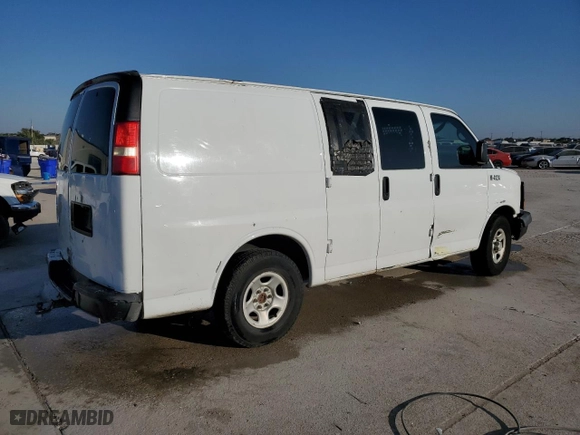 2007 Chevrolet Express Cargo Van with VIN 1GCFG15X571104330, listed as a Copart auction lot 74613484 with 207,630 mi miles and Salvage Title. Bid and sale history available at carsss.com. Image 3.