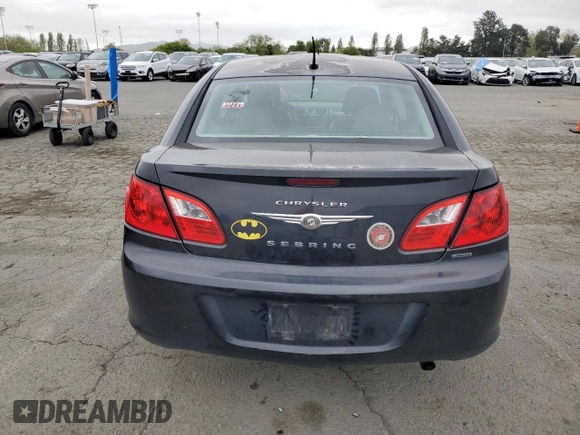 2010 Chrysler Sebring Limited z VIN 1C3CC5FB5AN172298, wystawiony jako Copart lot #52951805 z przebiegiem 146 996 mil mil oraz Szkoda całkowita • Salvage title. Historia ofert i sprzedaży dostępna na DreamBid. Obrazek 6.