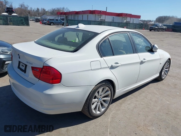2011 BMW 3 Series 328i with VIN WBAPH7C59BE461739, listed as a IAAI auction lot 41759267 with 192,266 mi miles. Bid and sale history available at carsss.com. Image 4.