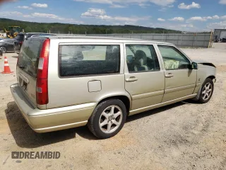 1999 Volvo V70 with VIN YV1LW55A2X2555888, listed as a Copart auction lot 58222784 with 205,133 mi miles and Salvage title. Bid and sale history available at DreamBid. Image 3.