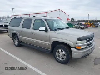 2000 Chevrolet Suburban LT with VIN 3GNFK16T6YG225016, listed as a IAAI auction lot 41702840 with 271,832 mi miles. Bid and sale history available at carsss.com. Image 1.