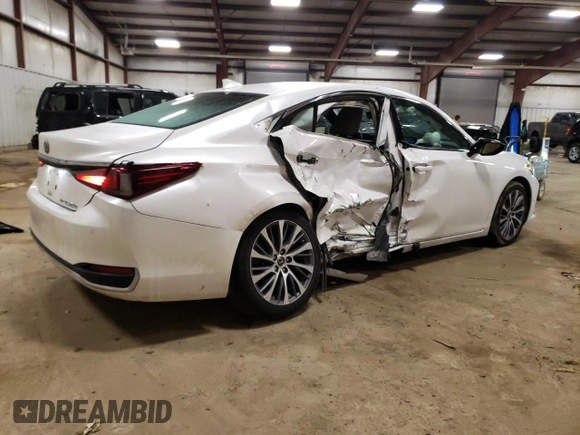 2021 Lexus ES 250 z VIN 58AD11D17MU007781, wystawiony jako Copart lot #46686255 z przebiegiem 46 571 mil mil oraz Nie do naprawy • Non repairable. Historia ofert i sprzedaży dostępna na DreamBid. Obrazek 3.