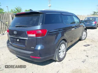 2017 Kia Sedona EX with VIN KNDMC5C11H6265352, listed as a IAAI auction lot 42181524 with 92,880 mi miles. Bid and sale history available at carsss.com. Image 4.