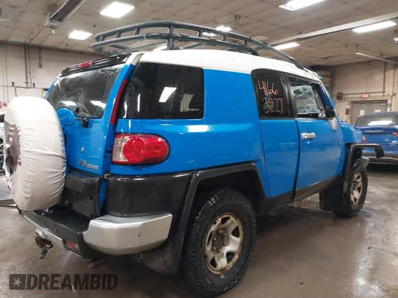 2007 Toyota FJ Cruiser with VIN JTEBU11F770059770, listed as a IAAI auction lot 41663227 with 226,008 mi miles. Bid and sale history available at carsss.com. Image 14.