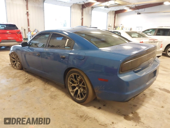 2014 Dodge Charger Police z VIN 2C3CDXAT5EH218901, wystawiony jako IAAI lot #41723531 z przebiegiem 216 643 mil mil oraz . Historia ofert i sprzedaży dostępna na DreamBid. Obrazek 3.