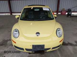 2006 Volkswagen New Beetle Coupe with VIN 3VWSR31C26M406972, listed as a IAAI auction lot 41493997 with 222,115 mi miles. Bid and sale history available at carsss.com. Image 12.