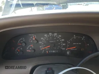 2001 Ford Excursion Limited z VIN 1FMSU43F31EC79481, wystawiony jako Copart lot #55257015 z przebiegiem 188 077 mil mil oraz Szkoda całkowita • Salvage title. Historia ofert i sprzedaży dostępna na DreamBid. Obrazek 9.