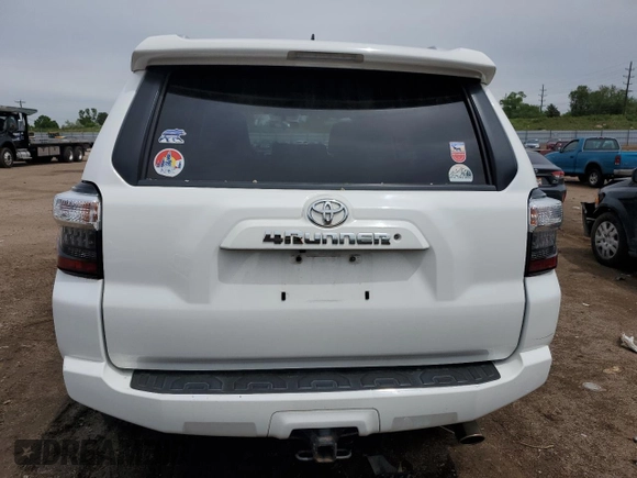 2018 Toyota 4Runner SR5 z VIN JTEBU5JR5J5497862, wystawiony jako Copart lot #59204945 z przebiegiem 50 602 mil mil oraz Szkoda całkowita • Salvage title. Historia ofert i sprzedaży dostępna na DreamBid. Obrazek 6.