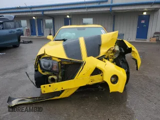 2010 Chevrolet Camaro 2SS z VIN 2G1FT1EW0A9111149, wystawiony jako Copart lot #43988415 z przebiegiem 73 678 mil mil oraz Szkody całkowita. Historia ofert i sprzedaży dostępna na DreamBid. Obrazek 5.