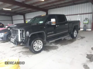 2017 GMC Sierra 2500HD Denali z VIN 1GT12UEY8HF222623, wystawiony jako IAAI lot #41985737 z przebiegiem 133 683 mil mil oraz . Historia ofert i sprzedaży dostępna na DreamBid. Obrazek 2.