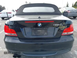 2013 BMW 1 Series 135i z VIN WBAUN7C57DVM27703, wystawiony jako IAAI lot #41905745 z przebiegiem 90 586 mil mil oraz . Historia ofert i sprzedaży dostępna na DreamBid. Obrazek 17.