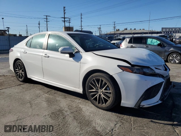 2022 Toyota Camry SE with VIN 4T1G11AK7NU065084, listed as a Copart auction lot 48381455 with 16,945 mi miles and Salvage Title. Bid and sale history available at DreamBid. Image 4.