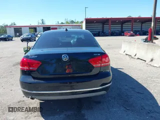 2012 Volkswagen Passat SE z VIN 1VWBN7A3XCC086400, wystawiony jako IAAI lot #41839332 z przebiegiem 83 567 mil mil oraz . Historia ofert i sprzedaży dostępna na DreamBid. Obrazek 16.