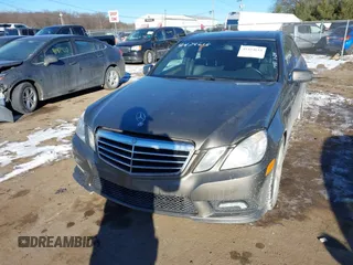 2011 Mercedes-Benz E-Class E 350 Luxury with VIN WDDHF8HB3BA348741, listed as a IAAI auction lot 41424618 with 117,306 mi miles. Bid and sale history available at carsss.com. Image 17.