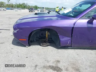2016 Dodge Challenger R/T Plus Shaker z VIN 2C3CDZBTXGH191823, wystawiony jako IAAI lot #41881157 z przebiegiem 98 577 mil mil oraz . Historia ofert i sprzedaży dostępna na DreamBid. Obrazek 6.