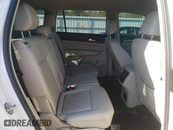 2018 Volkswagen Atlas SE with VIN 1V2FR2CA6JC584015, listed as a Copart auction lot 42130835 with 130,598 mi miles and Salvage title. Bid and sale history available at DreamBid. Image 12.