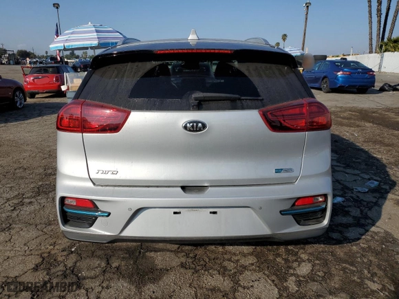 2020 Kia Niro EV EX Premium with VIN KNDCE3LG6L5065953, listed as a Copart auction lot 42992035 with 28,599 mi miles and Salvage Title. Bid and sale history available at carsss.com. Image 6.