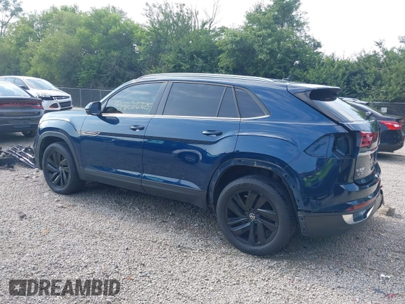 2022 Volkswagen Atlas SE z VIN 1V2HE2CA7NC211835, wystawiony jako IAAI lot #42722660 z przebiegiem 56 112 mil mil oraz . Historia ofert i sprzedaży dostępna na DreamBid. Obrazek 15.