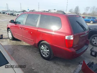2008 Kia Sedona LX with VIN KNDMB233186264043, listed as a IAAI auction lot 41462661 with 183,763 mi miles. Bid and sale history available at carsss.com. Image 3.