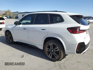 2023 BMW X1 xDrive28i z VIN WBX73EF07P5W78545, wystawiony jako Copart lot #54510885 z przebiegiem 15 197 mil mil oraz Szkoda całkowita • Salvage title. Historia ofert i sprzedaży dostępna na DreamBid. Obrazek 2.