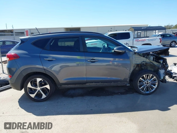2017 Hyundai Tucson Sport z VIN KM8J33A25HU562988, wystawiony jako IAAI lot #41755874 z przebiegiem 112 000 mil mil oraz . Historia ofert i sprzedaży dostępna na DreamBid. Obrazek 14.