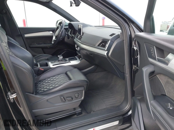 2018 Audi SQ5 Premium Plus z VIN WA1A4AFY1J2169617, wystawiony jako IAAI lot #41619017 z przebiegiem 53 477 mil mil oraz . Historia ofert i sprzedaży dostępna na DreamBid. Obrazek 5.